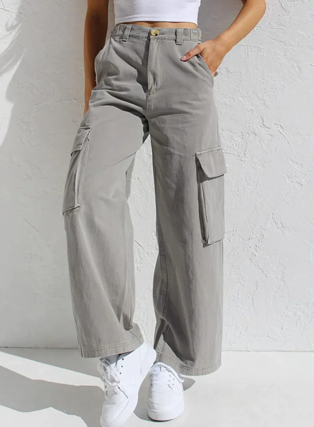 Eaby Multi - Pocket Cargo Jeans for Women Detail