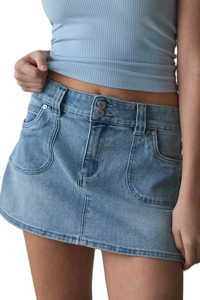 High-Waisted Slim Denim Mini Skirt Detail