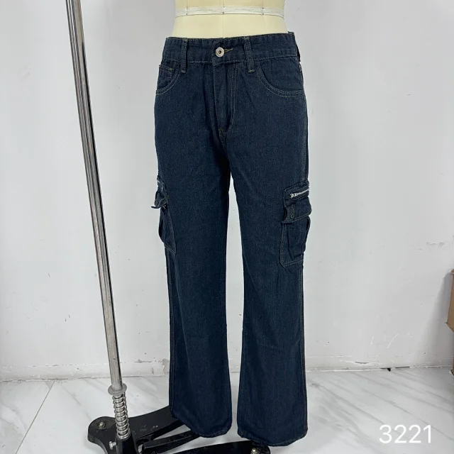Amazon Men's Loose Cargo Jeans Detail