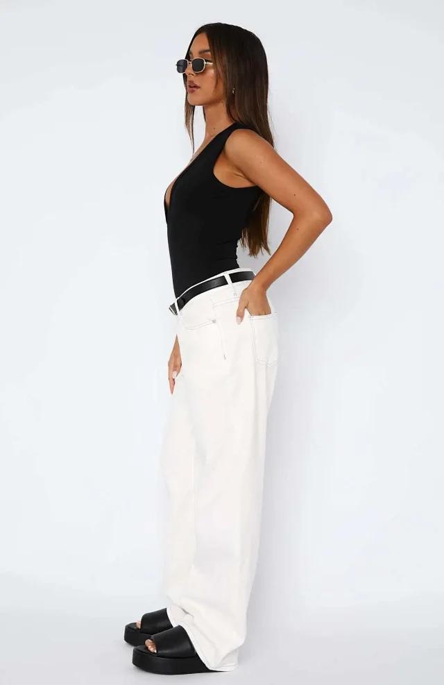 Chic Mid - Rise Straight Jeans for Ladies Detail