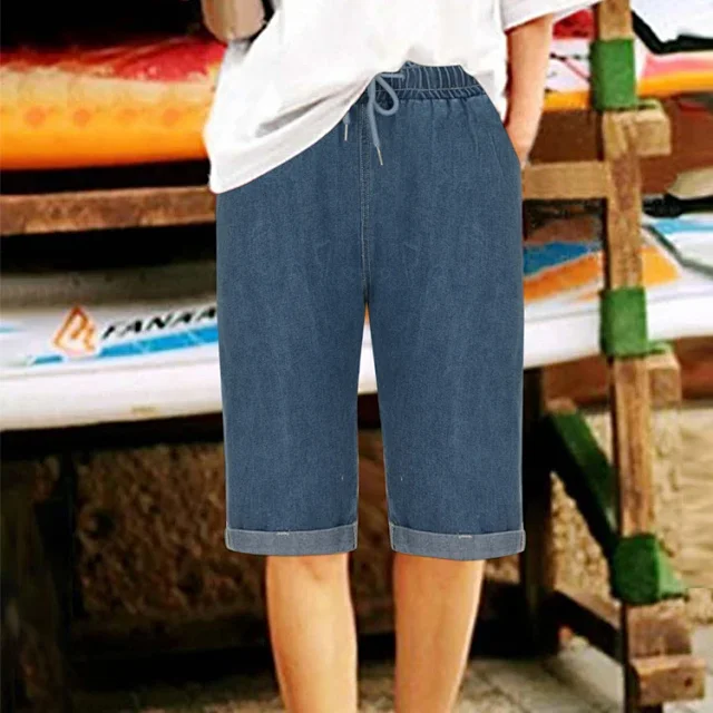 European & American Sourced Women's Loose Straight Cuffed Dark Blue Denim Capris Detail