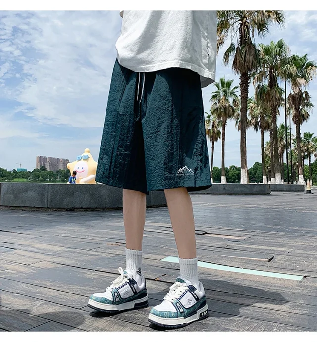 Men's Trendy Loose Ice Silk Shorts 2025 Detail