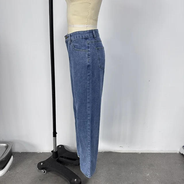 Vintage Wide-Leg Jeans for Women Detail