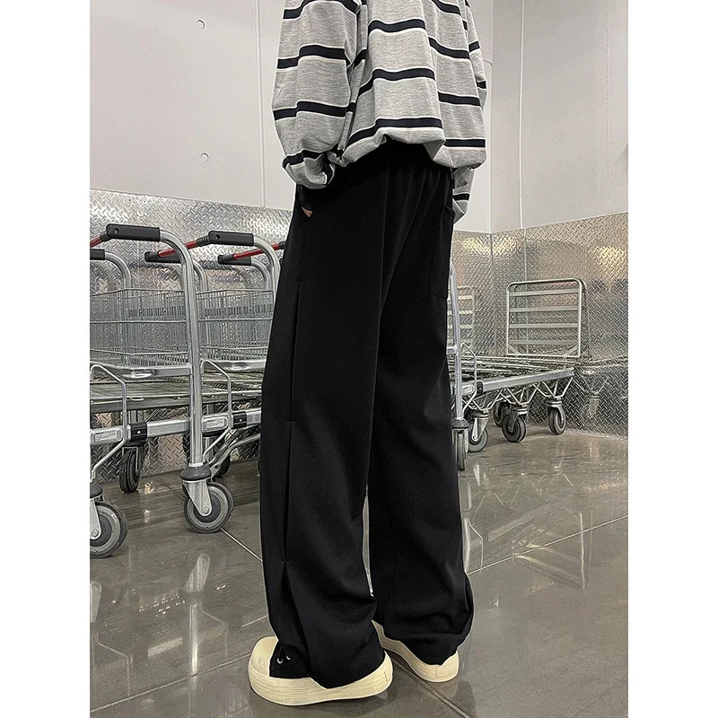 Men's Wide-leg Joggers with Heavy Pleats & Saber Cut