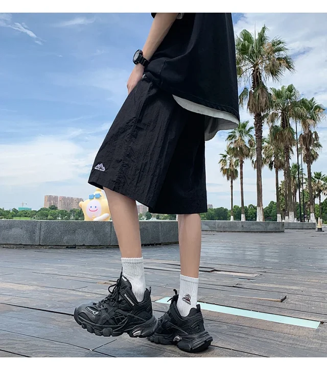Men's Trendy Loose Ice Silk Shorts 2025 Detail
