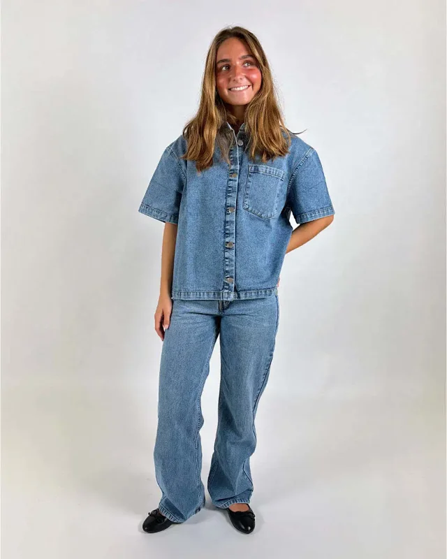 2025 Summer Retro Denim Short-Sleeve Shirts for Women Detail