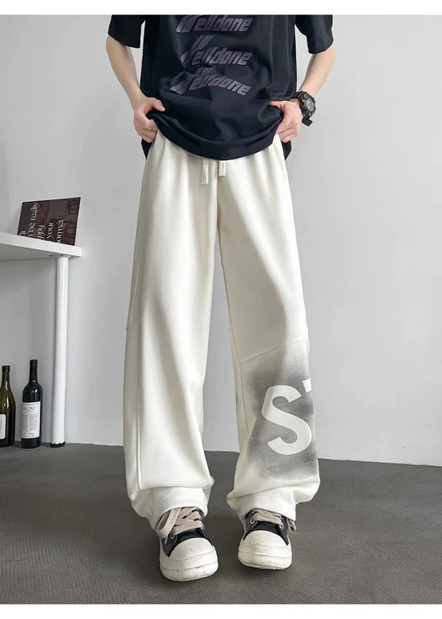 Men's Loose Straight Sweatpants Detail
