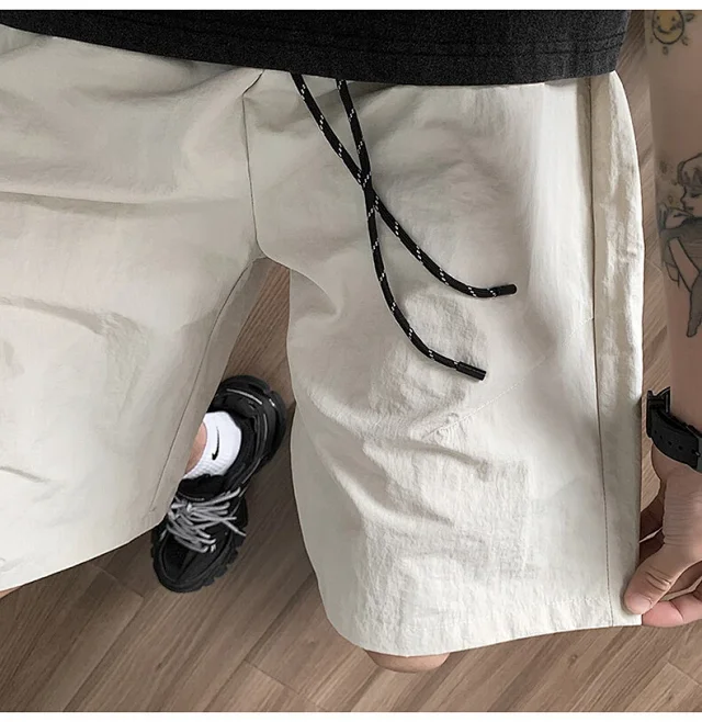 Men's Trendy Quick - Dry Taffeta 5 - Inch Shorts Detail