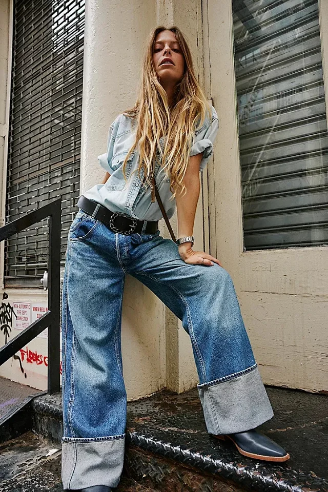 Retro High-Waisted Loose Jeans for Women Detail