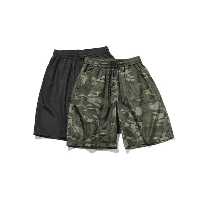 Men's Vintage Camo Cargo Shorts Detail