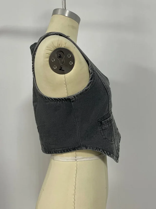 Stylish Slim-fit Denim Vest for Women (European & American Style) Detail