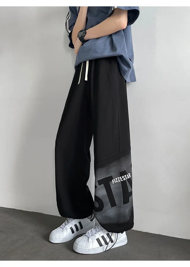 Men's Loose Straight Sweatpants Detail