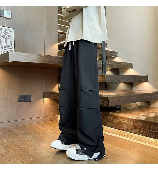 Men's Trendy Cargo Micro-flared Street Pants Detail