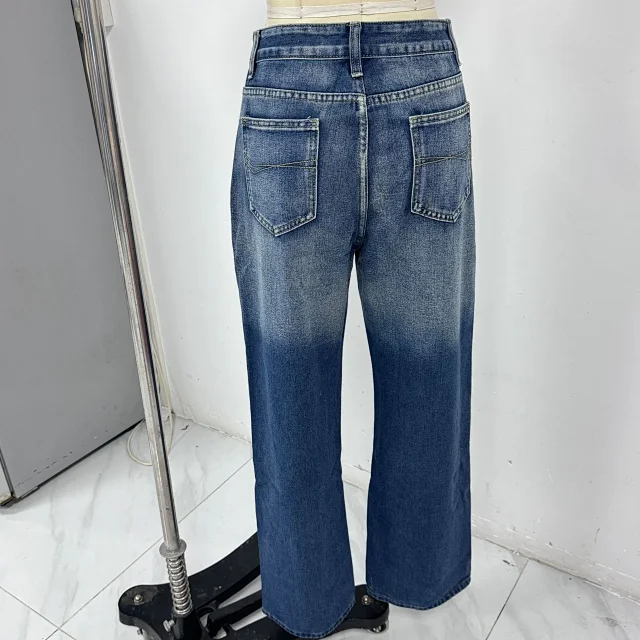 2025 Retro Low-rise Faded Jeans Detail