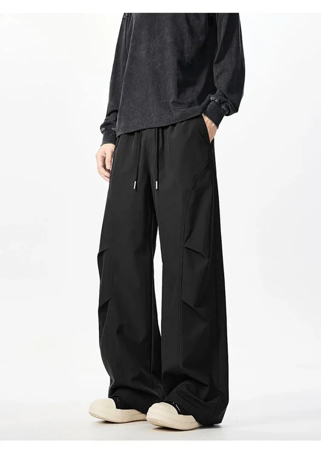Men's Parachute Pleated Outdoor Pants Detail
