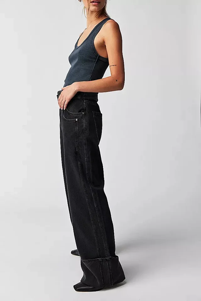 Retro High-Waisted Loose Jeans for Women Detail