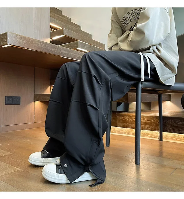 Men's Trendy Cargo Micro-flared Street Pants Detail