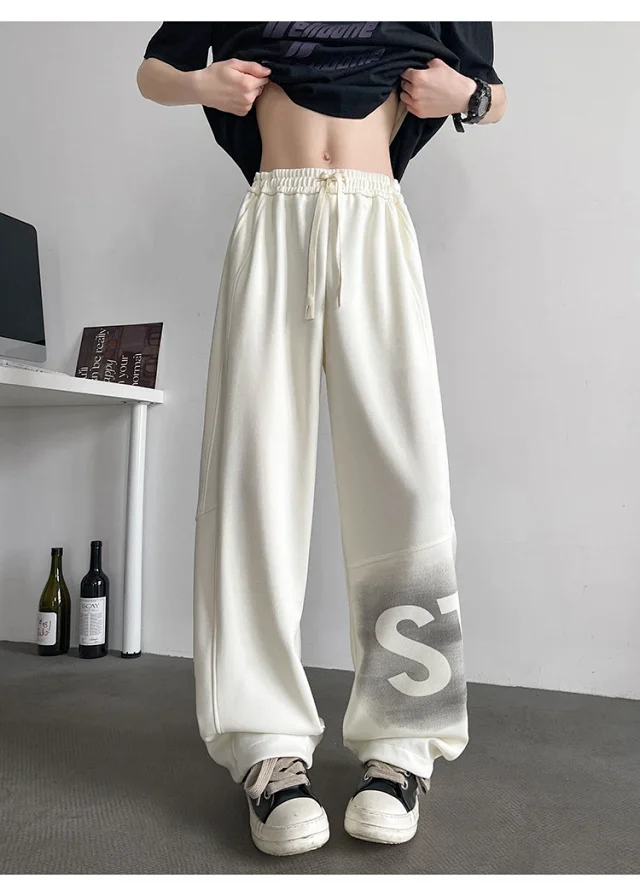 Men's Loose Straight Sweatpants Detail