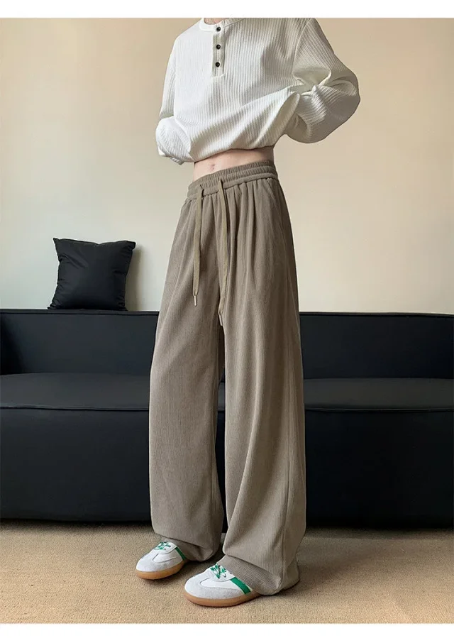 Khaki Wide-Leg Sport Pants Detail