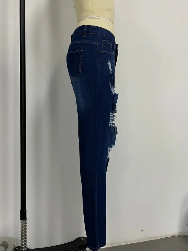 High - waist Ripped Stretch Jeans for Women Detail