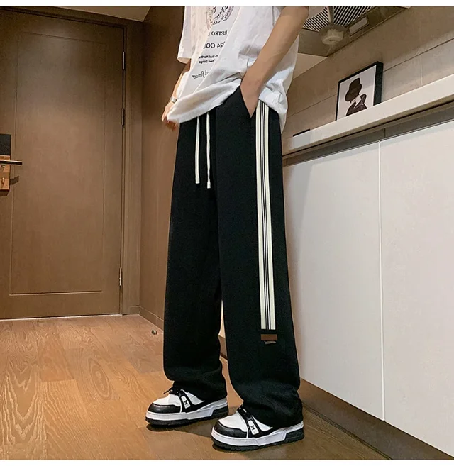 2025 Fall Men's Loose Streetwear Wide-Leg Pants Detail