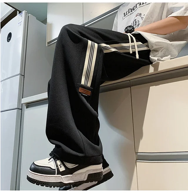 2025 Fall Men's Loose Streetwear Wide-Leg Pants Detail