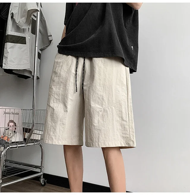 Men's Trendy Quick - Dry Taffeta 5 - Inch Shorts Detail