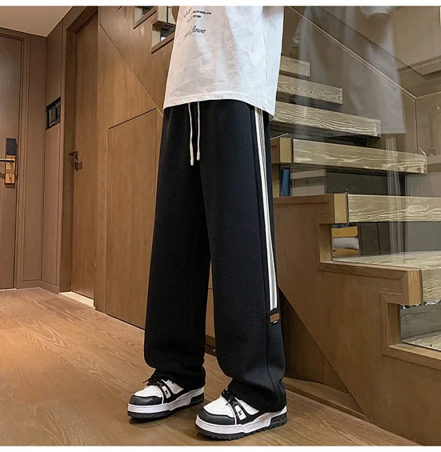 2025 Fall Men's Loose Streetwear Wide-Leg Pants Detail