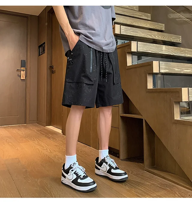 Men's Summer College - style Star Shorts Detail