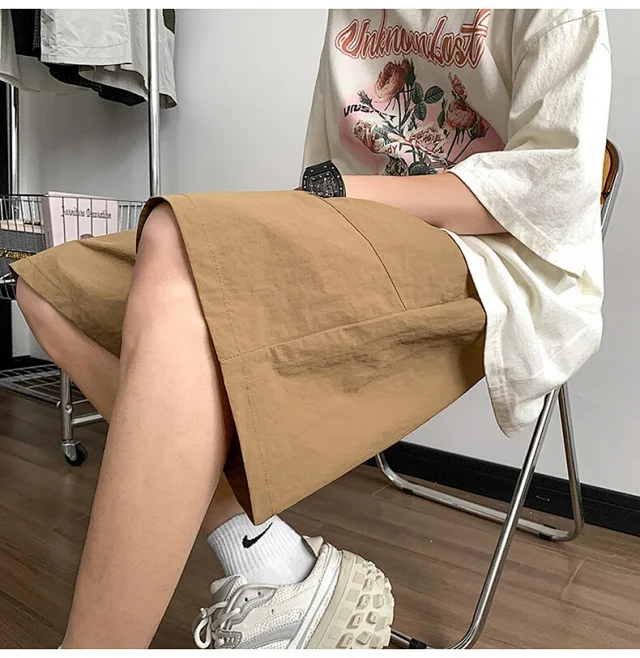 Men's Trendy Quick - Dry Taffeta 5 - Inch Shorts Detail