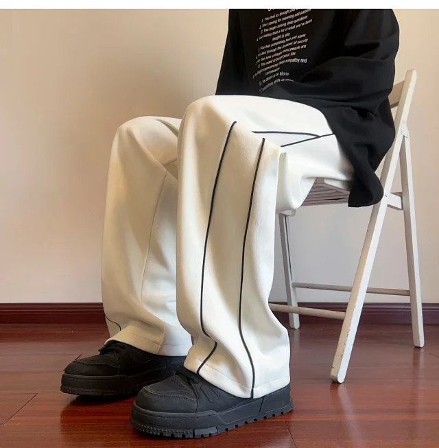 Men's White Hip Hop Oversize Pants Detail
