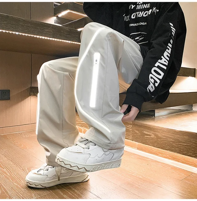 Japanese Oversize Men's Hiking Cargo Pants Detail