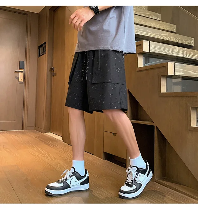 Men's Summer College - style Star Shorts Detail
