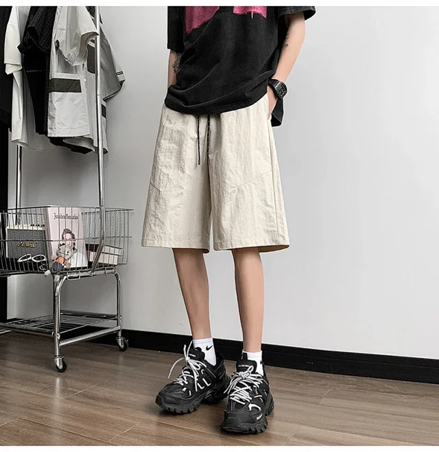 Men's Trendy Quick - Dry Taffeta 5 - Inch Shorts Detail