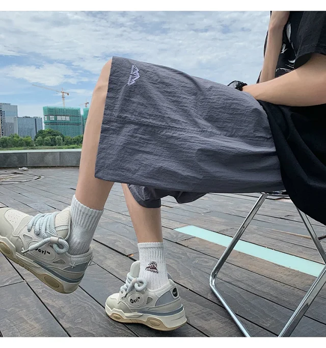 Men's Trendy Loose Ice Silk Shorts 2025 Detail