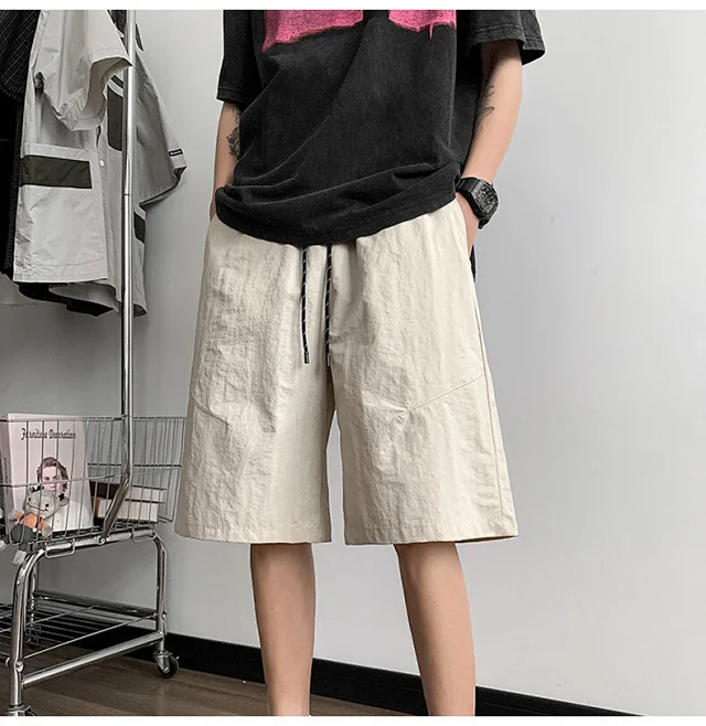 Men's Trendy Quick - Dry Taffeta 5 - Inch Shorts Detail