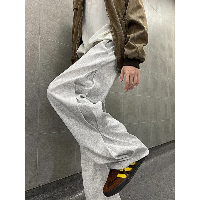 Men's Wide-leg Joggers with Heavy Pleats & Saber Cut