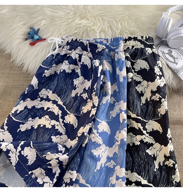 Men's Summer Wave Print Loose Shorts Detail