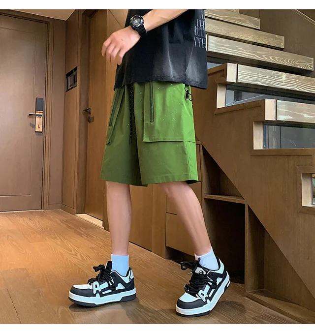 Men's Summer College - style Star Shorts Detail