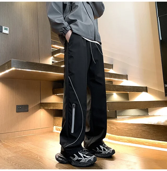 Japanese Oversize Men's Hiking Cargo Pants Detail
