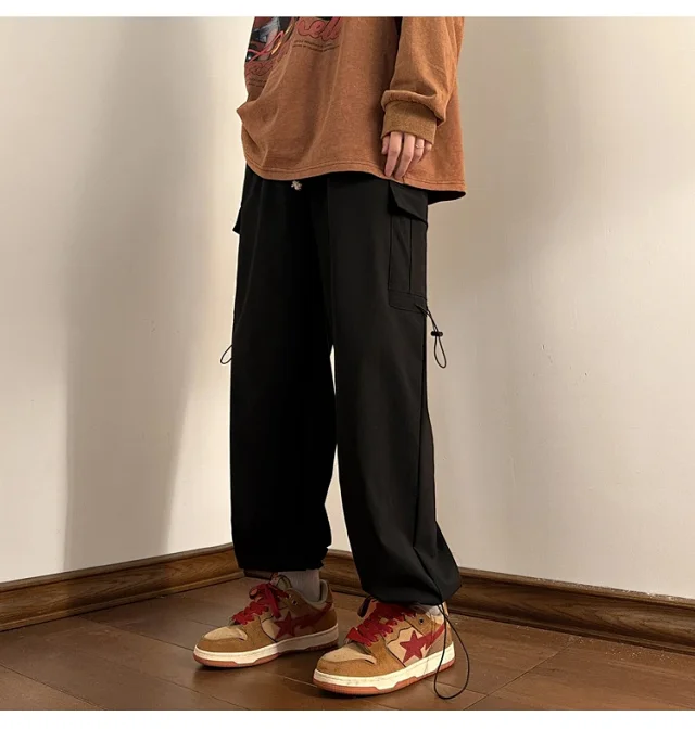 Men's Outdoor Loose Cargo Pants Detail