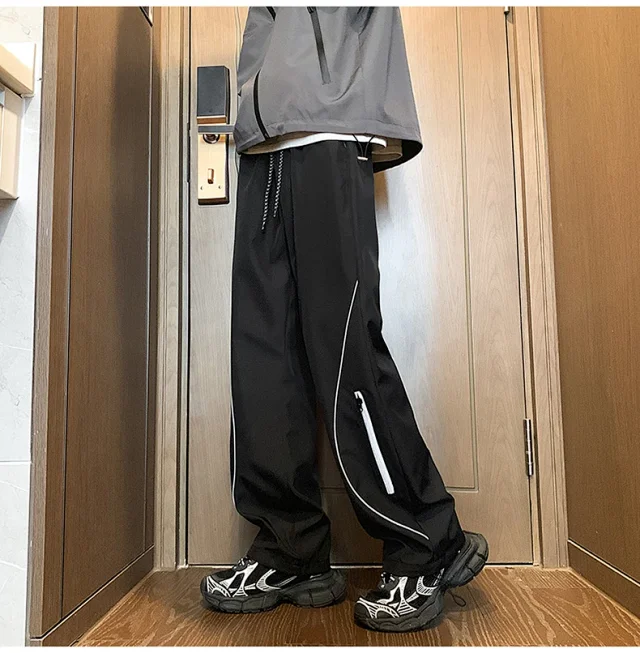 Japanese Oversize Men's Hiking Cargo Pants Detail