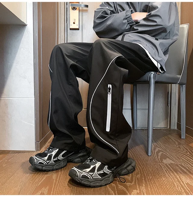 Japanese Oversize Men's Hiking Cargo Pants Detail