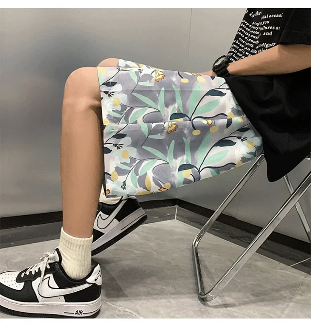 Men's Summer Thin Quick-dry Trendy Floral Beach Shorts Detail