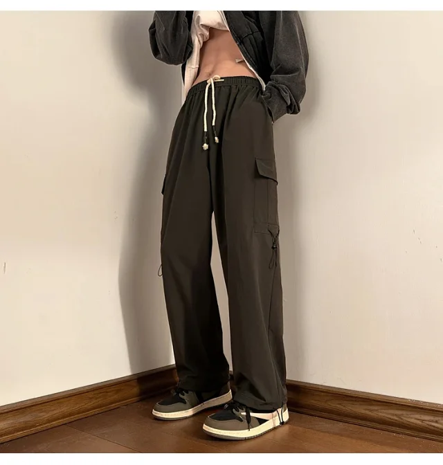 Men's Outdoor Loose Cargo Pants Detail