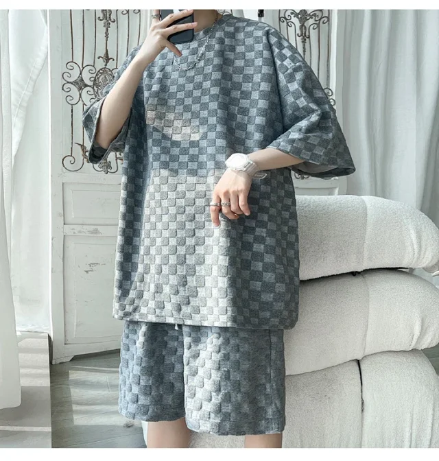 Men's Loose Checkered Jacquard T-shirt & Shorts Set Detail