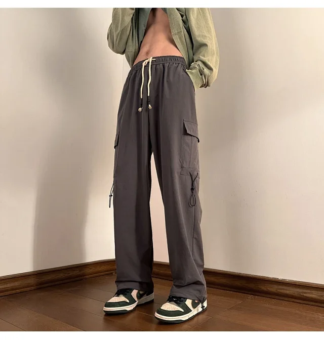 Men's Outdoor Loose Cargo Pants Detail