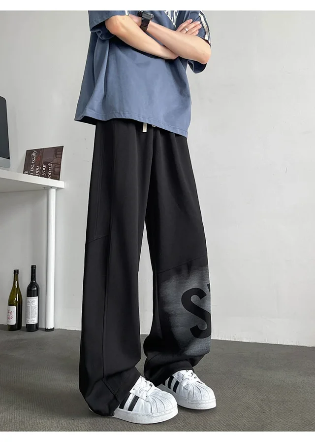 Men's Loose Straight Sweatpants Detail