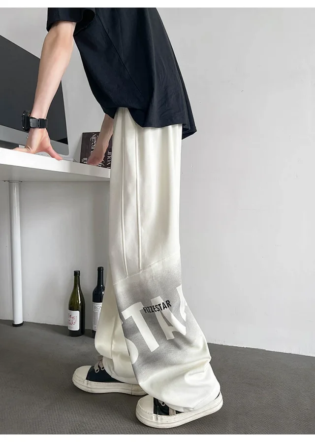 Men's Loose Straight Sweatpants Detail