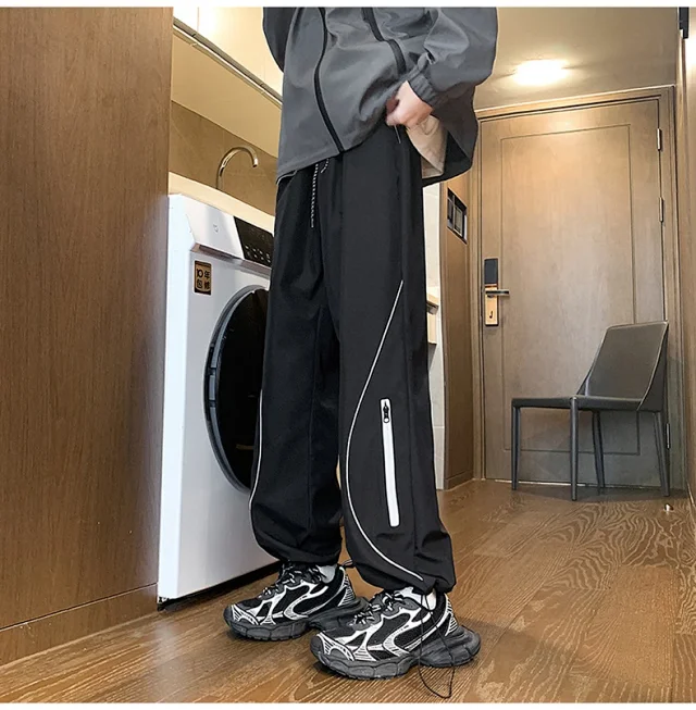 Japanese Oversize Men's Hiking Cargo Pants Detail